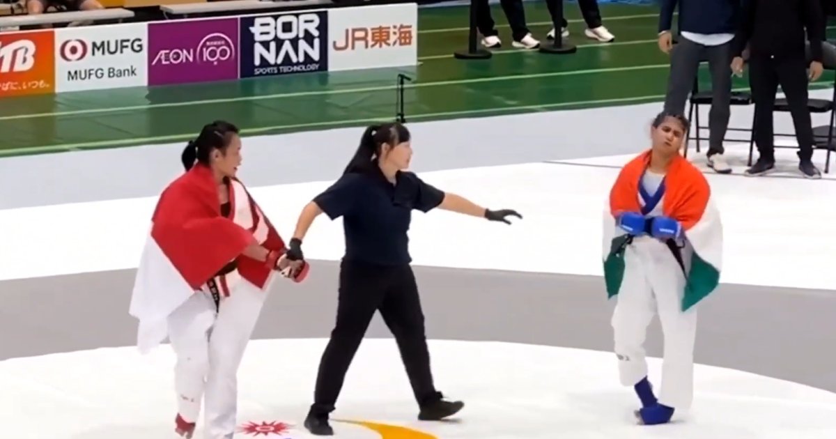 Hintli atlet Singapurlu rakibine MMA yarı finalinde yenildi, mağlubiyeti kabul etmek istemedi: Asya Oyunları