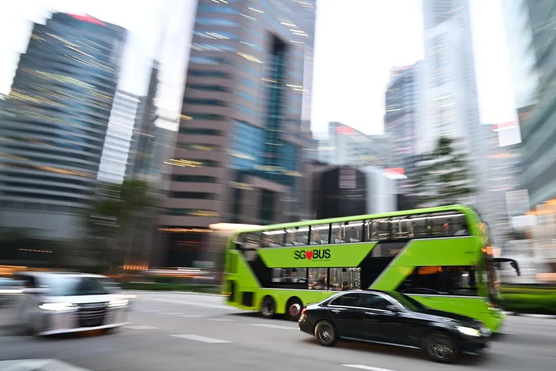 Tower Transit Hougang'da baygın kalan otobüs şoförüne yardım edenleri teşekkür etmek istiyor