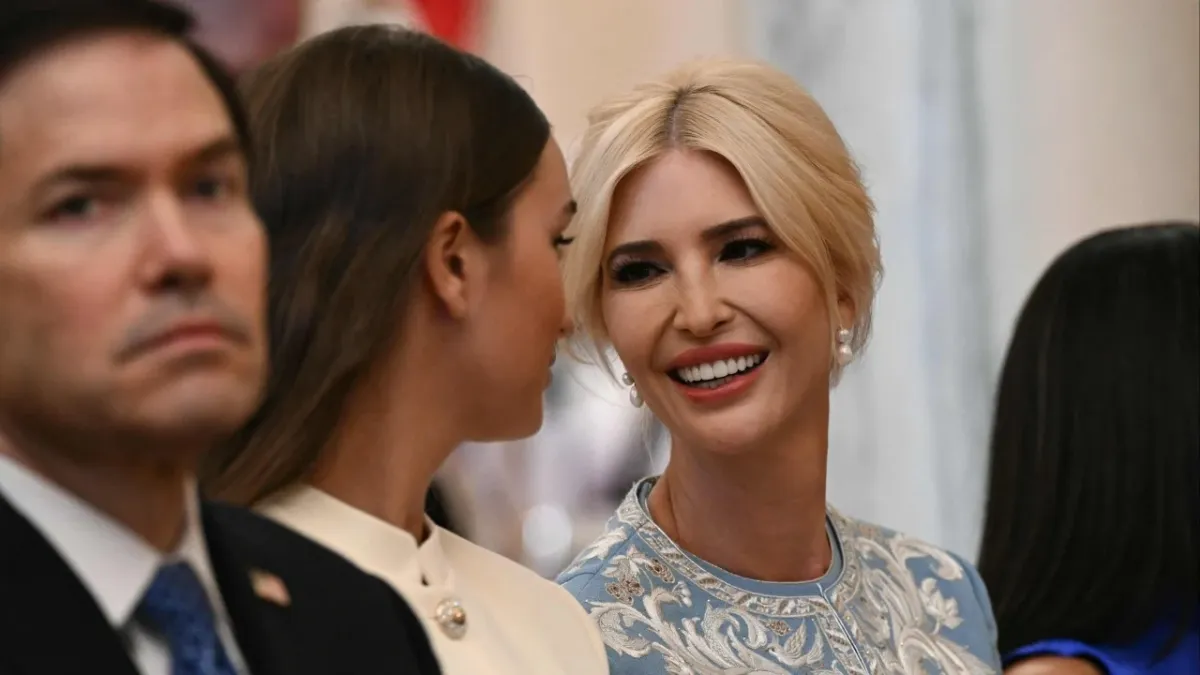 Ivanka Trump, Xi'yi karşılarken Çinli tasarımcı Guo Pei elbisesiyle ön sırada