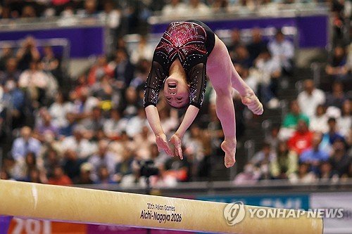 Güney Kore'den Hwang Seo-hyun Asya Oyunları'nda kadınlar denge aletinde altın madalya kazandı