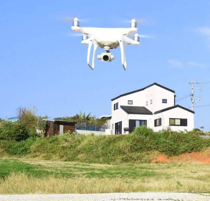 Okinawa'daki işletmeler drone uçuşları için getirilen daha sıkı kurallardan yakınıyor