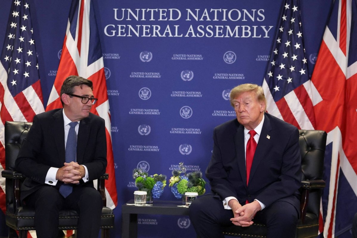 Trump Chagos anlaşmasını eleştirdi, Burnham ile ilk görüşmede
