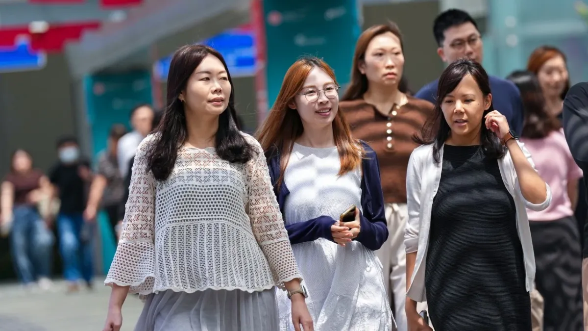 Hong Kong'da memurlara saatlik aile bakım izni geliyor, özel sektörün uyması beklenmiyor