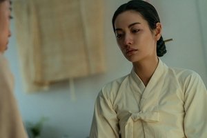 Nana, Netflix'in 'The Scandal' dizisindeki dudak dolgusu tartışması nedeniyle özür diledi