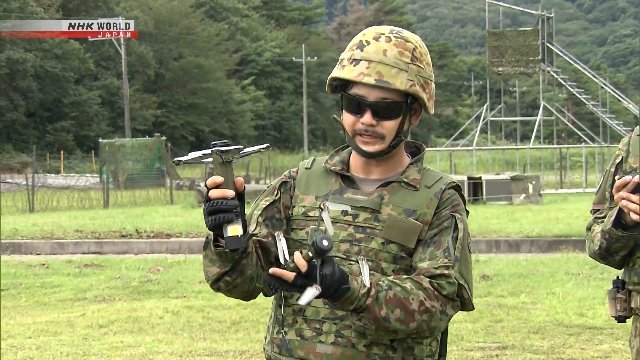 Japon Kara Öz Savunma Kuvvetleri savaş dronlarını tanıttı