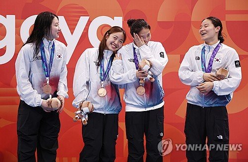 Güney Kore Asya Oyunları'nda kadın 4x100 metre karışık bayrakta bronzla yüzmeyi tamamladı