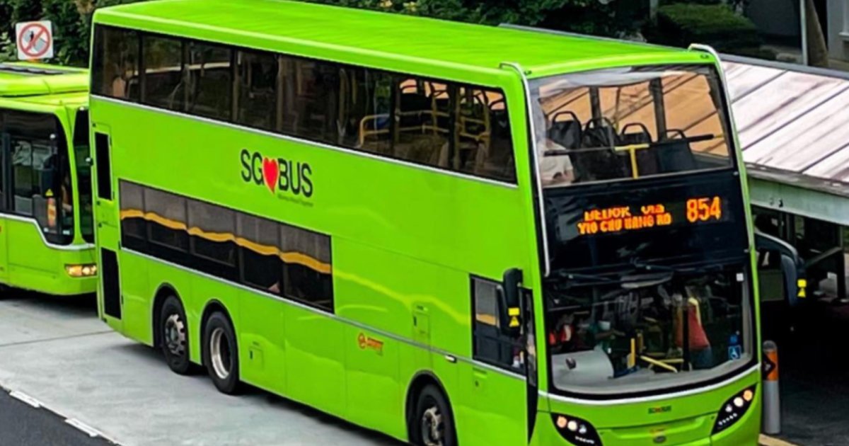Hougang'da tıbbi acil durum geçiren otobüs kaptanına yardım eden yolculara teşekkür eden Tower Transit