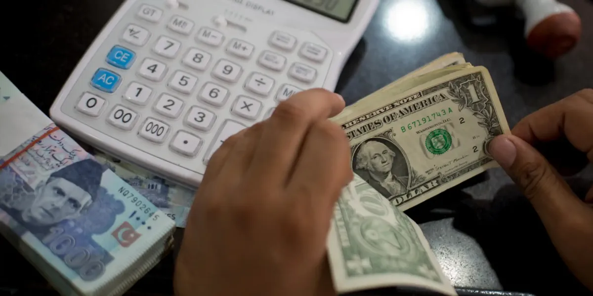 Pakistan'ın 3 milyar dolarlık tahvil satışı hükümetler arası borçlanmadan uzaklaşma sinyali veriyor