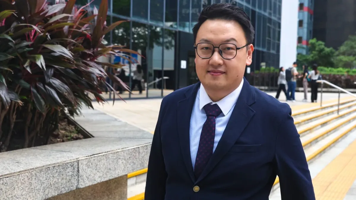 Hong Kong bölge meclis üyesi reşit olmayanla cinsel ilişki suçundan tutuklu kalacak