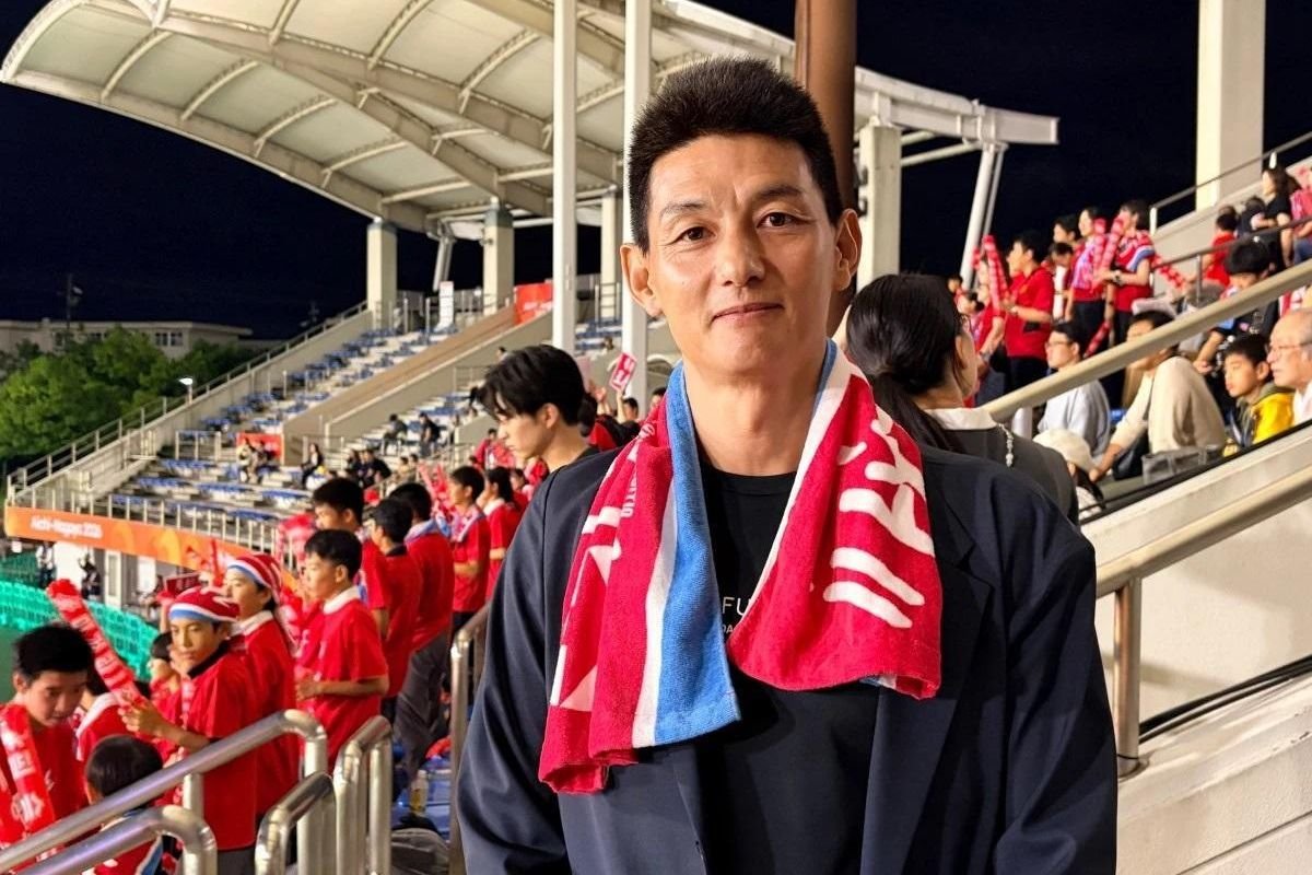 Eski K League oyuncusu Ahn Young-hak sürpriz Asya Oyunları görünümüyle Kuzey Kore takımını destekledi