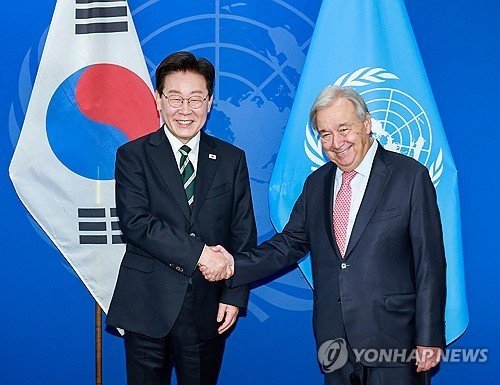 Lee, BM Genel Sekreteri Guterres ile Kore Yarımadası sorunlarını ve Güney Kore-BM iş birliğini görüştü