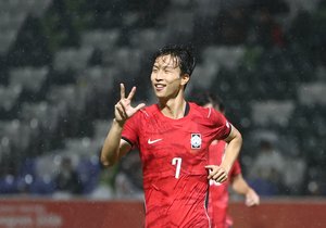 Güney Kore, Katar'ı orta saha oyuncusunun hat-trick'iyle yendi