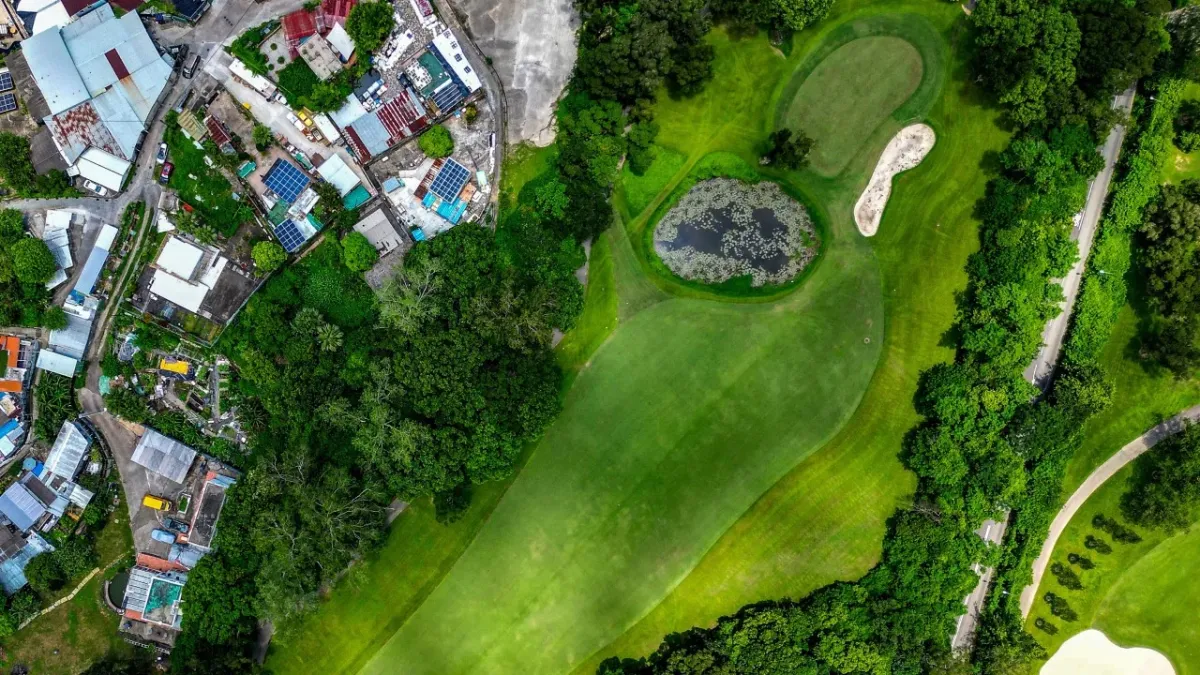 Hong Kong yönetimi golf sahasındaki 12 bin dairelik projeye ilişkin mahkeme durdurmasını temyiz etmeyecek