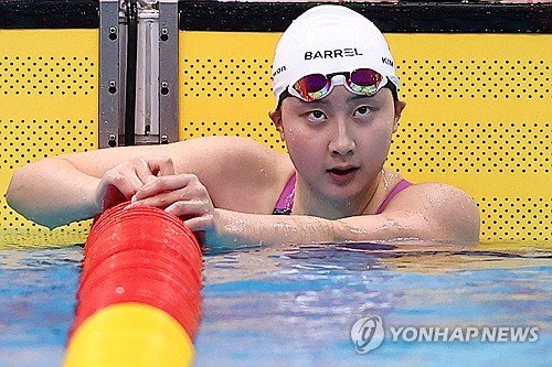 Kim Seung-won kadınlar 100 metre sırtüstünde bronz madalya aldı