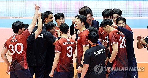 Erkek voleybol takımı Asya Oyunları'nda otobüs karışıklığı nedeniyle sabah antrenmanını kaçırdı