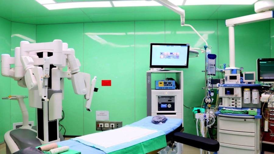 Moğolistan'ın ilk merkez hastanesi robotik cerrahiyi tanıttı