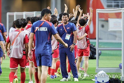 Asiad Kuzey Koreli antrenör Güney Kore ile berabere kaldıktan sonra futbola odaklanmayı vurguladı