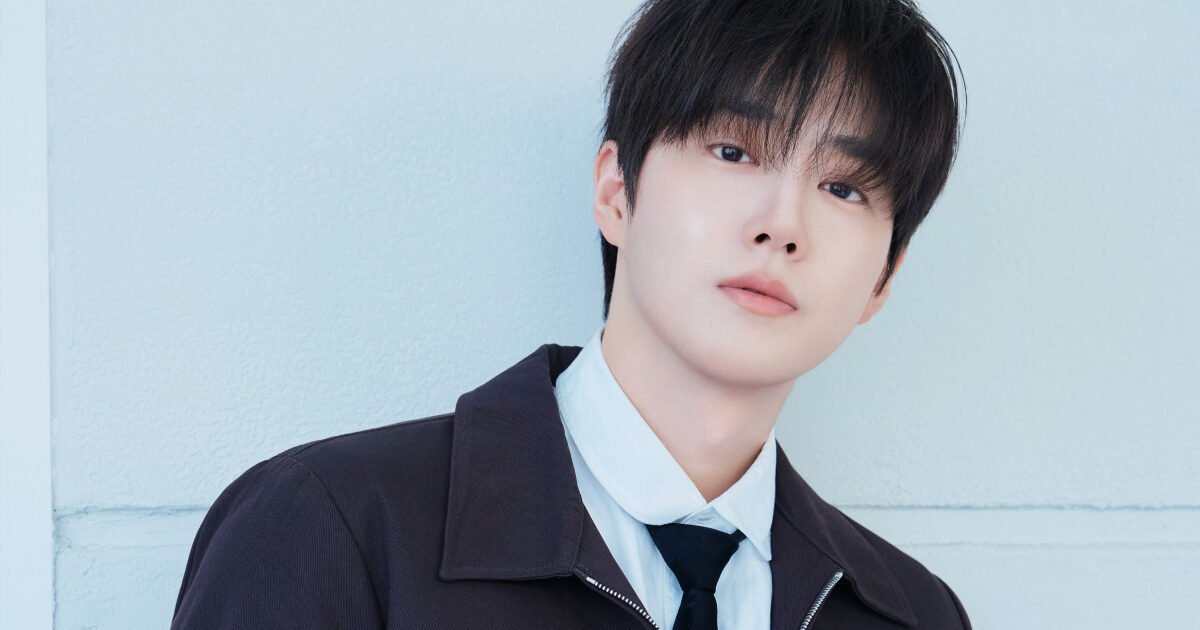 EXO lideri Suho, SEVENTEEN'i izlerken liderlik pişmanlığını dile getirdi