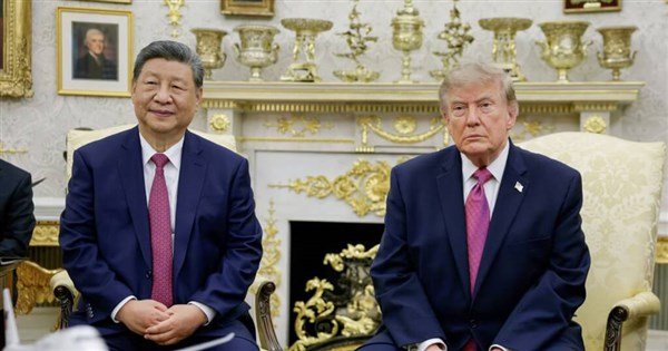 Trump ve Xi, Tayvan'ın Beyaz Saray görüşmelerinde konuşulup konuşulmadığı sorulduğunda sessiz kaldı