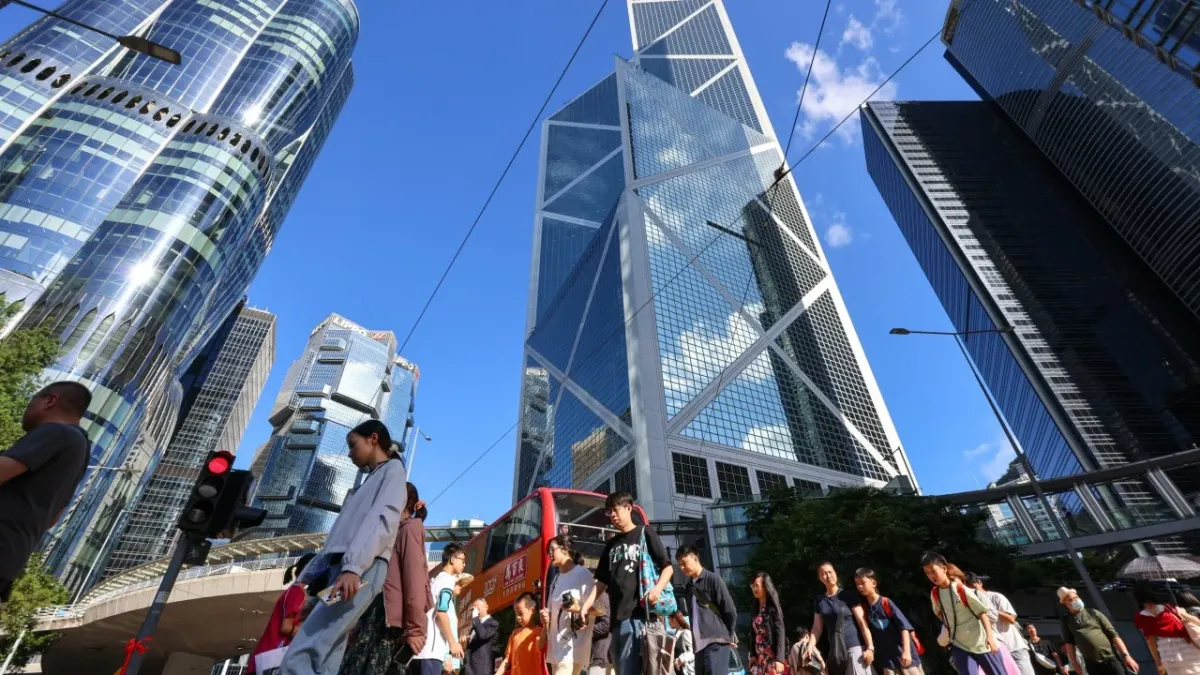 John Lee, 300 bin gelişe rağmen Hong Kong yetenek hedefini değiştirmedi
