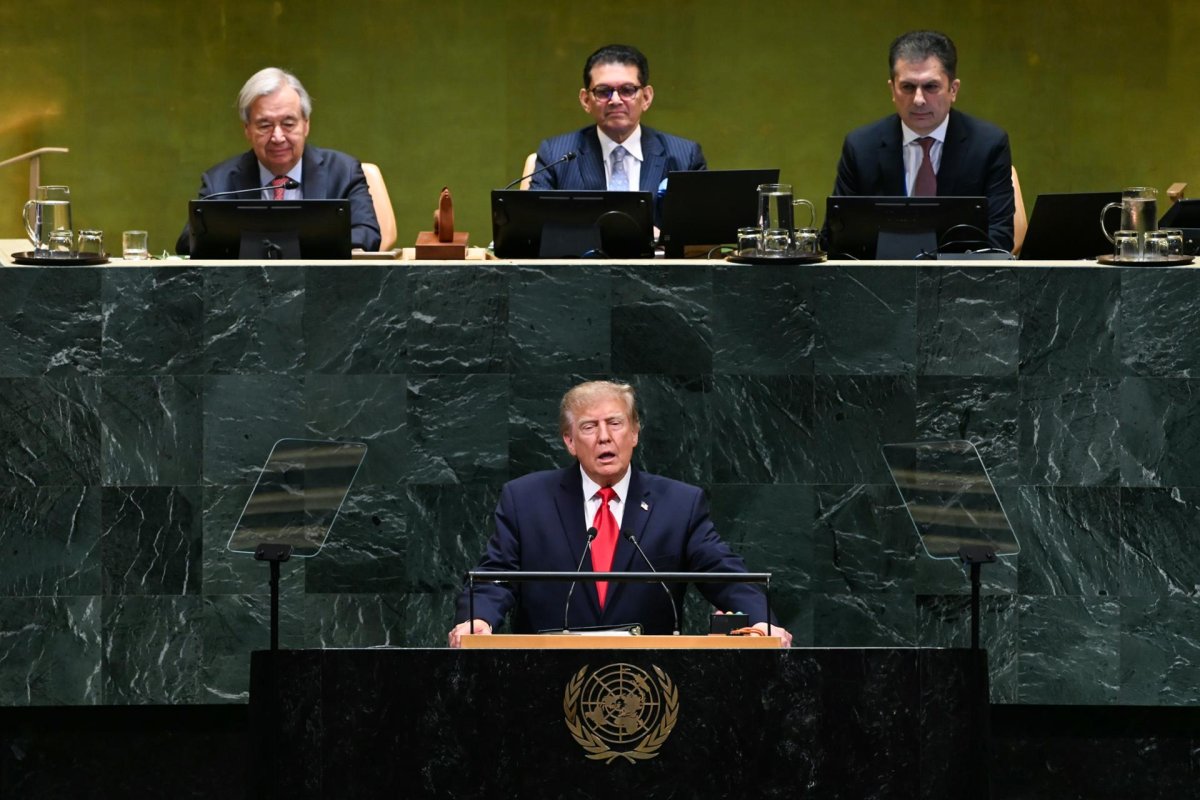 Trump: ABD ve İranlı yetkililer Salı günü görüştü, İran'ı 'yok edebilirim' uyarısından kısa süre sonra