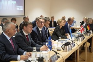 Avrupa liderleri Arktik'te toplandı, buz erimesi deniz yollarını açarken Rusya'nın askeri birikimi güvenlik endişesi yaratıyor