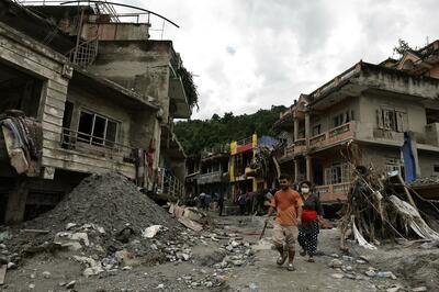 Nepal selden etkilenen bölgelerde yeniden iskanı yasaklayacak, 33 bin kişi etkilenebilir