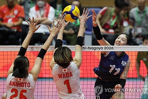 Güney Kore kadınlar voleybolunda Japonya'ya yenilerek bronz madalya maçına kaldı