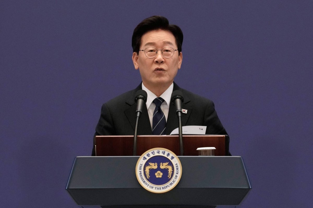 Güney Kore devlet başkanı Lee Jae Myung desteği düşerken yüksek riskli özür diledi