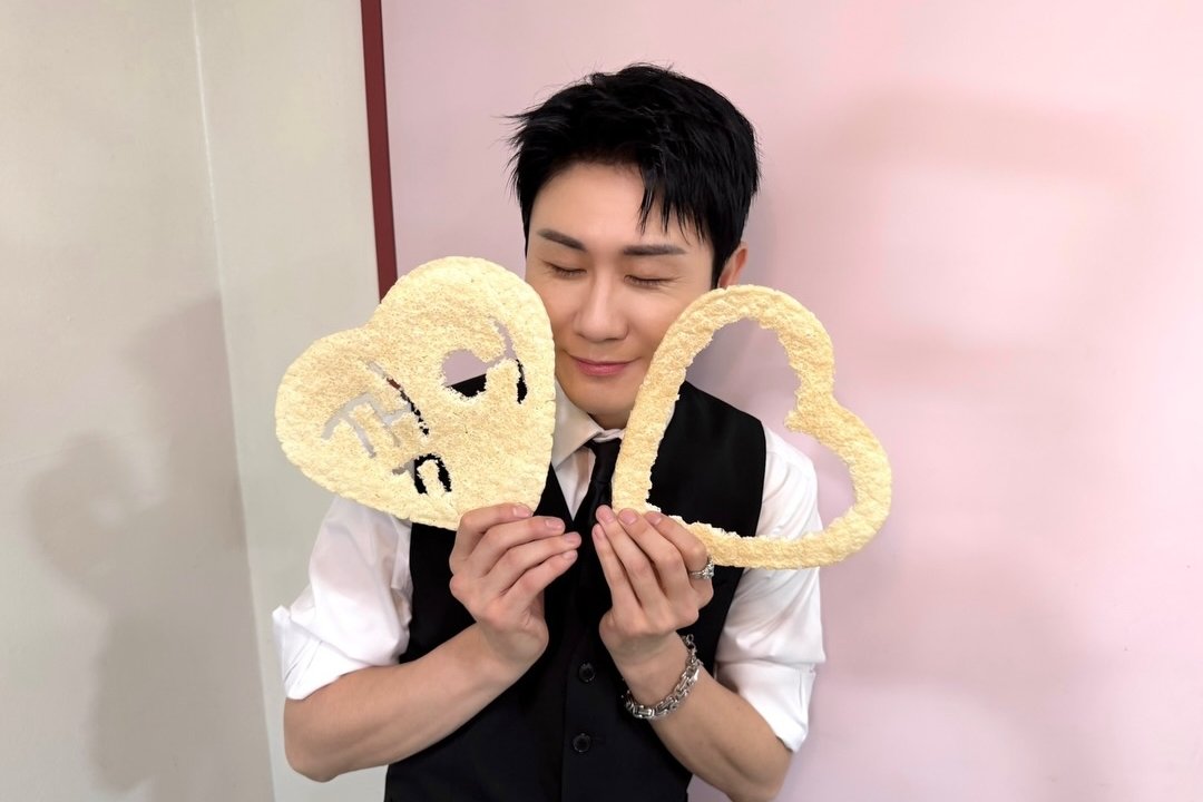 Young Tak, “Music Bank”te “GOGO” ile kariyerinin ilk galibiyetini aldı
