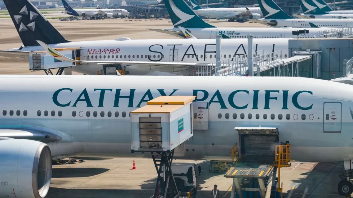 Cathay Pacific üçüncü en iyi havayolu unvanını korudu, kabin ekibi ve lounge ödüllerini kazandı