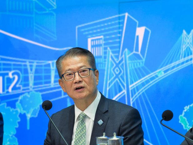 Mali sekreter Hong Kong'un ulusal finansal hedefler için kilit olduğunu söyledi