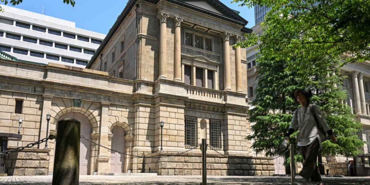 Japonya'da hane halkı hisse yatırımları sigorta ve emeklilikleri ilk kez geçti