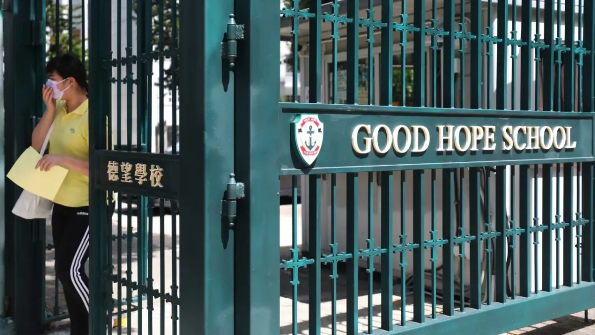 Hong Kong'daki okul Kantonca yönergesini geri çekti