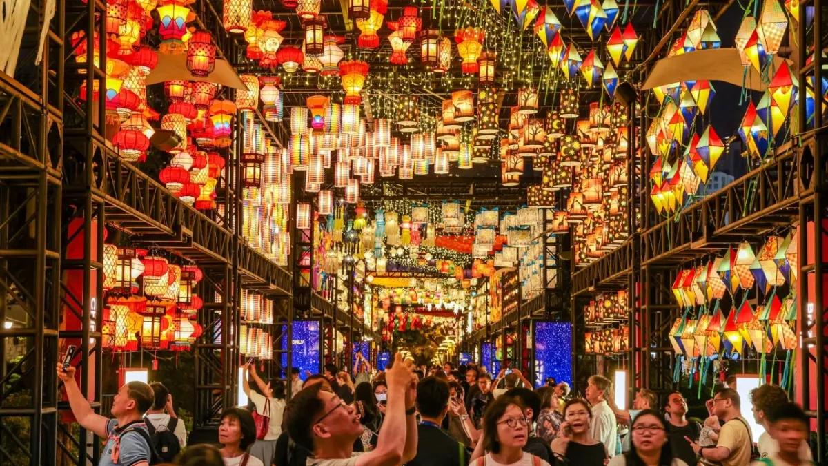 Ay izlemeden otobüs turlarına: Hong Kong'da Mid-Autumn Festival nasıl kutlanır