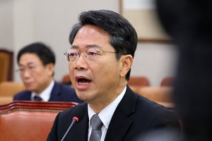 Adalet Bakanı adayı Kim Seung-won adaylıktan çekildi