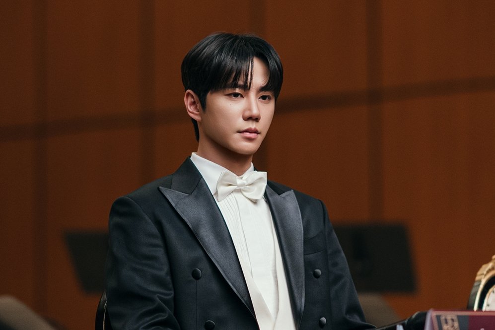 Four Hands, Two Sonatas’ta Lee Jun Young Geçmişi Hakkında Sorulara Cevap Vermiyor