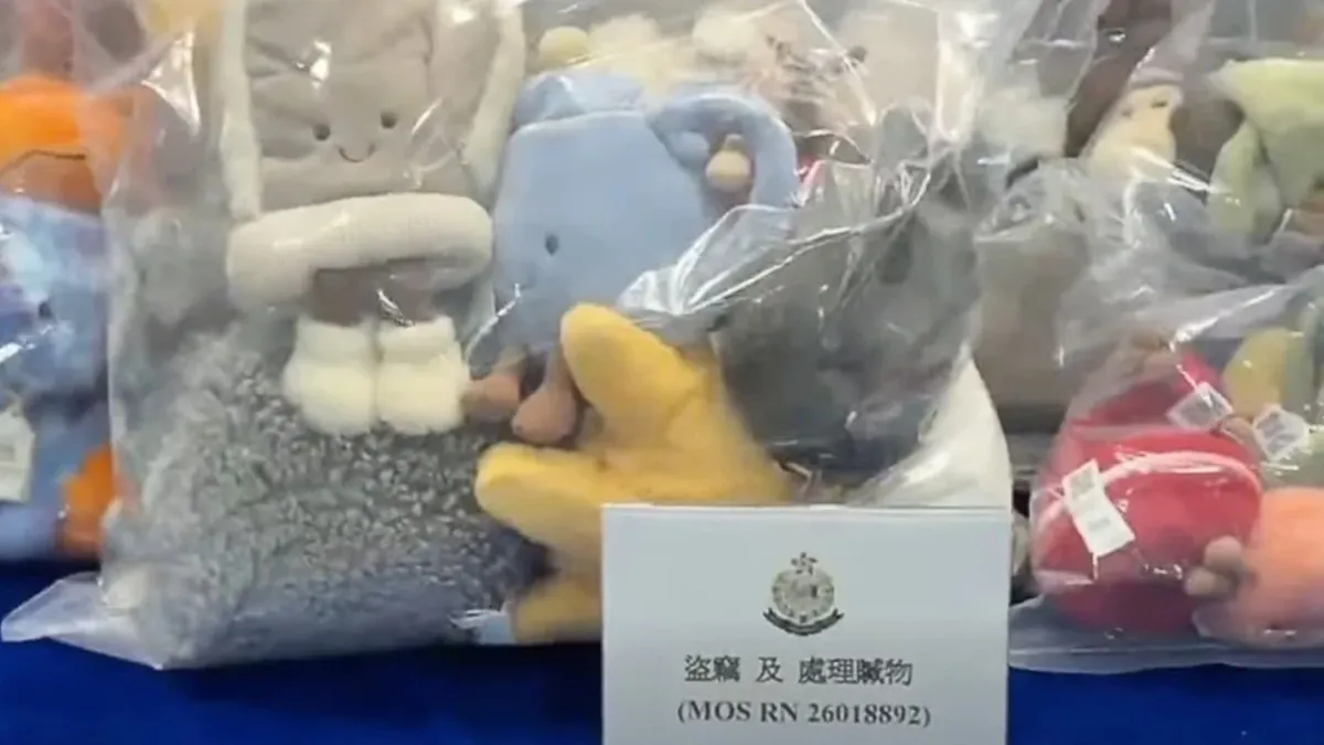Polis, 70 bin HK$ değerindeki Jellycat pençe makinesi dükkanı soygunundan 3 kişiyi gözaltına aldı