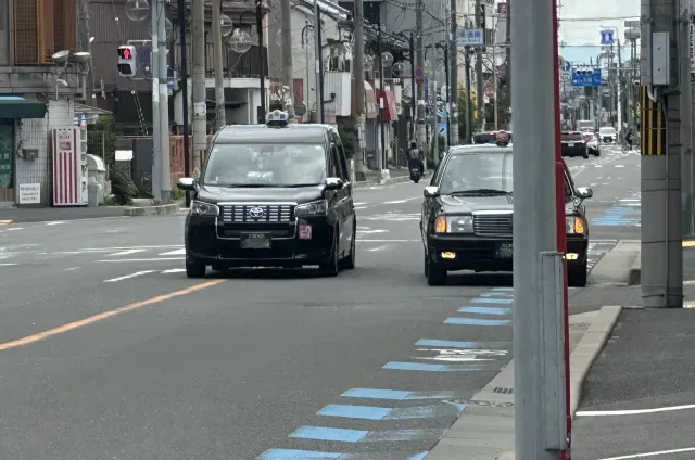 Tokyo, arabaların bisikletleri geçememesine yol açan kural yüzünden yolları yeniden boyayacak