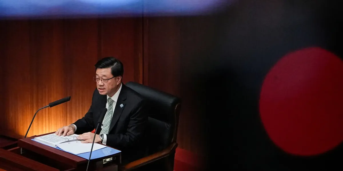 Hong Kong, hedeflerini Pekin ile uyumlu hale getirmek için ilk beş yıllık planını açıkladı