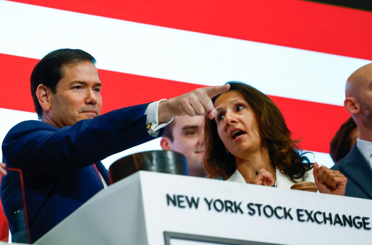 Wall Street rekor seviyeye yaklaşıyor, petrol fiyatları ve tahvil getirileri gevşiyor
