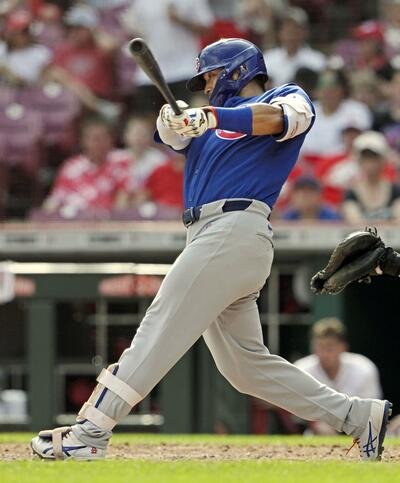 Beyzbol: Suzuki iç saha koşusu serisini kırdı, Cubs Reds'i 9-1 yendi