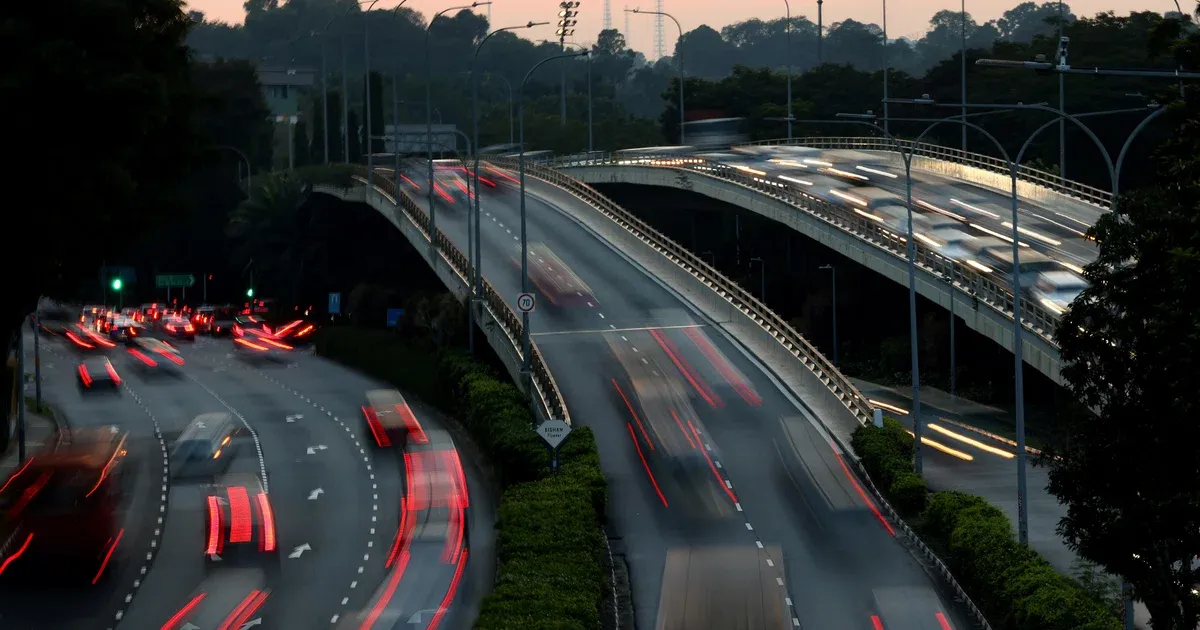 Singapur'da araç hak belgesi COE primleri yavaş pazara rağmen 130 bin doların üzerinde kaldı