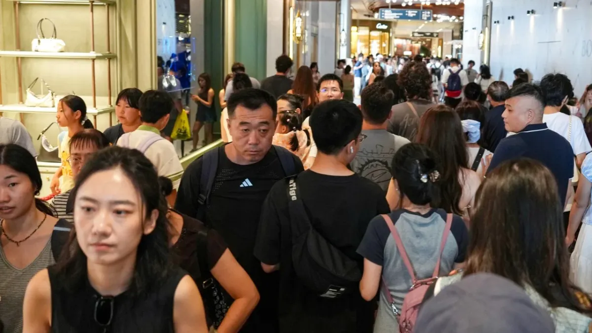 Çin anakarasından Hong Kong'a altın hafta akını, 6 günde 1,3 milyonla hükümet beklentisini aştı