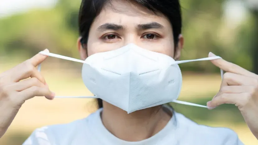 Pus geri döndü: N95 maske şart mı, cerrahi maske korur mu?