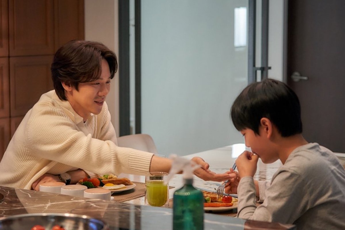 Koreli oyuncu Yoo Yeon Seok, yeni dizisi "The Perfect Lie"da beklenmedik kriz yaşayan bekar baba rolünde