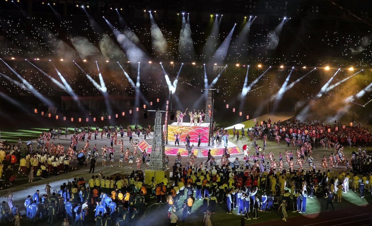 Aichi-Nagoya'da Asya Oyunları genç yıldızların parladığı ama kaosla geçen iki haftanın ardından kapandı