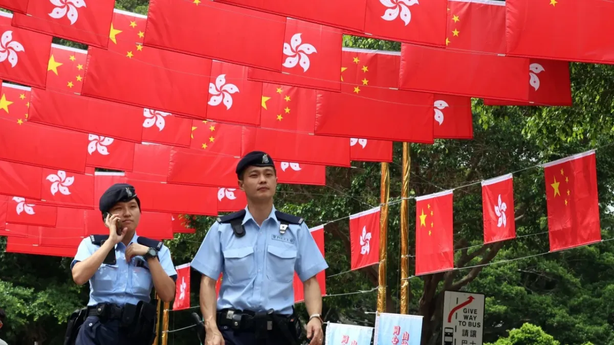 Hong Kong'da ulusal güvenlik polisi 'kışkırtıcı' sosyal medya paylaşımlarından 2 kişiyi gözaltına aldı